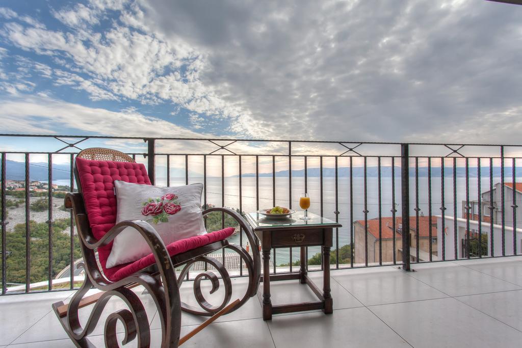 Apartments Villa Manda Novi Vinodolski Esterno foto