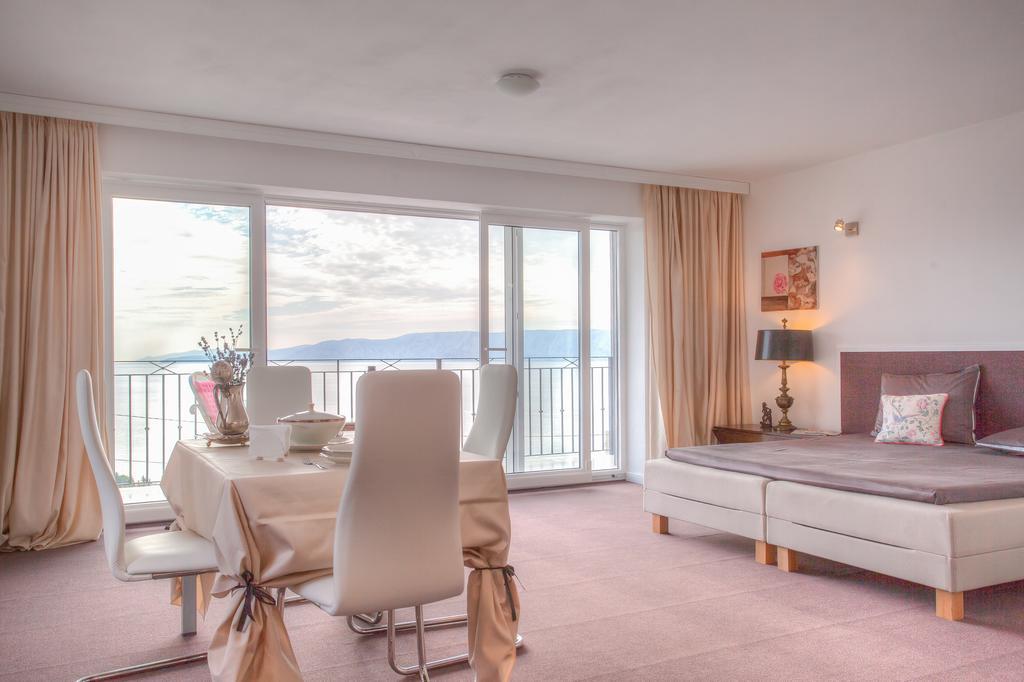 Apartments Villa Manda Novi Vinodolski Esterno foto