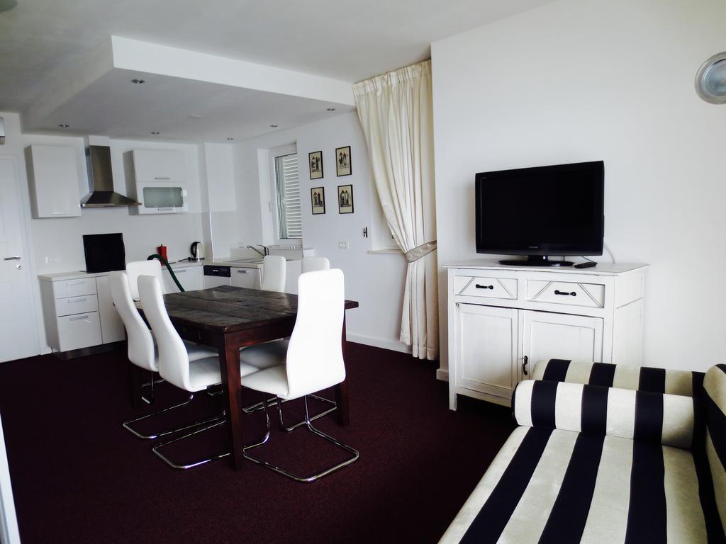 Apartments Villa Manda Novi Vinodolski Esterno foto