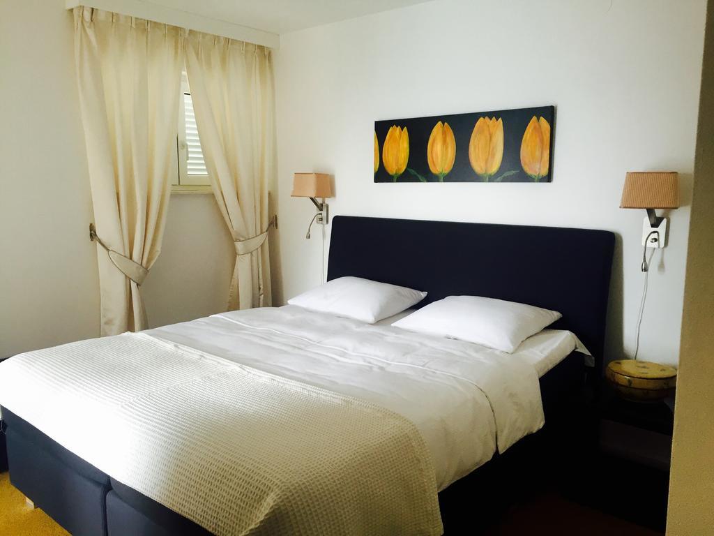 Apartments Villa Manda Novi Vinodolski Esterno foto